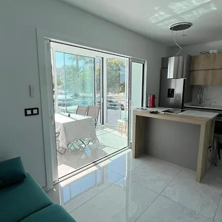 Precioso Estudio Al Lado De La Playa Apartment Roses